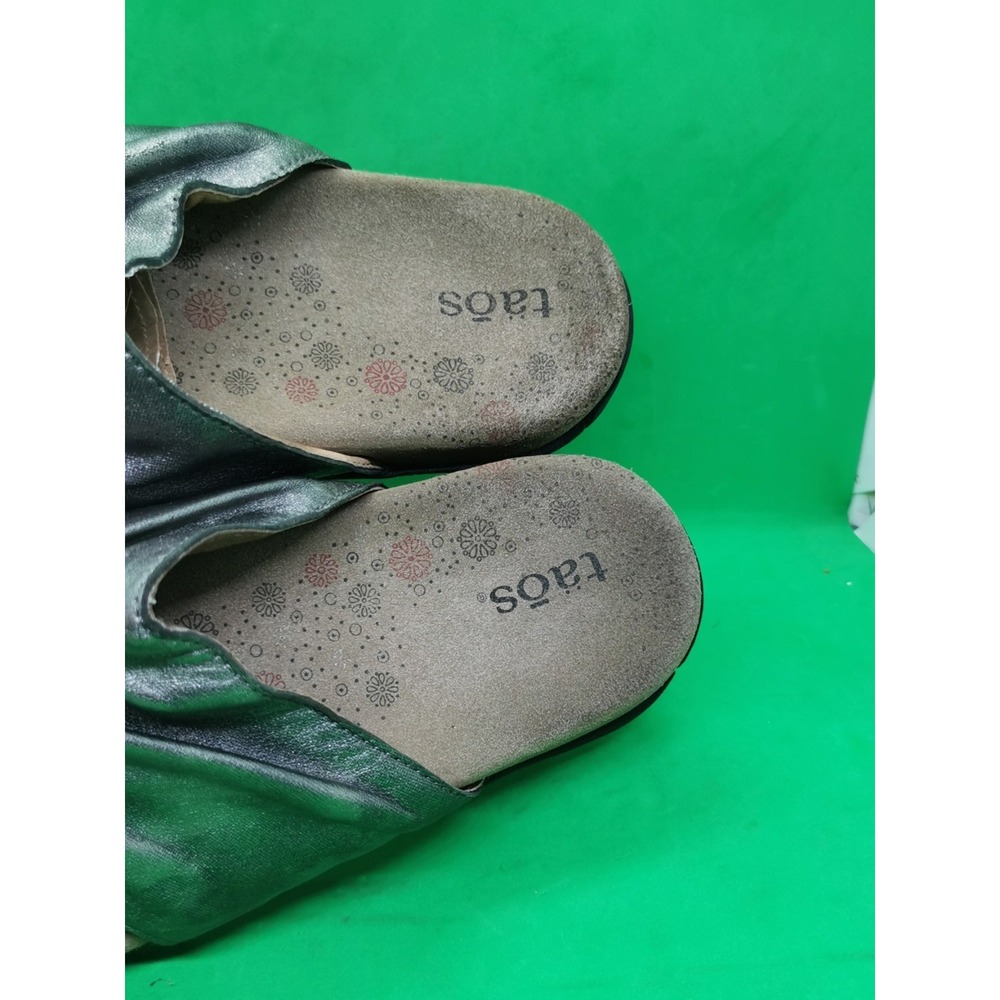 Women's Taos Gift 2 Size 10 Silver Gray Leather Very Comfortable Sandals Slip On - Picture 12 of 16